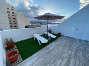 Гостиница Holiday Home & Rooftop Lounge  Лас-Пальмас-Де-Гран-Канария